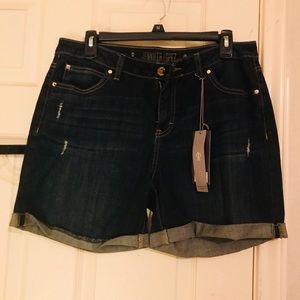 Jennifer Lopez Shorts